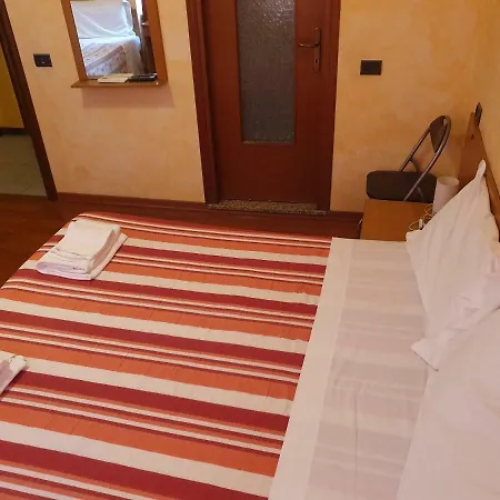 מלון Leon D'oro 2*