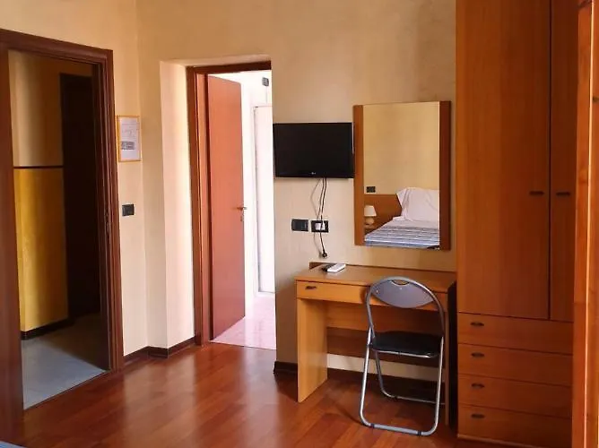 מלון Leon D'oro 2*